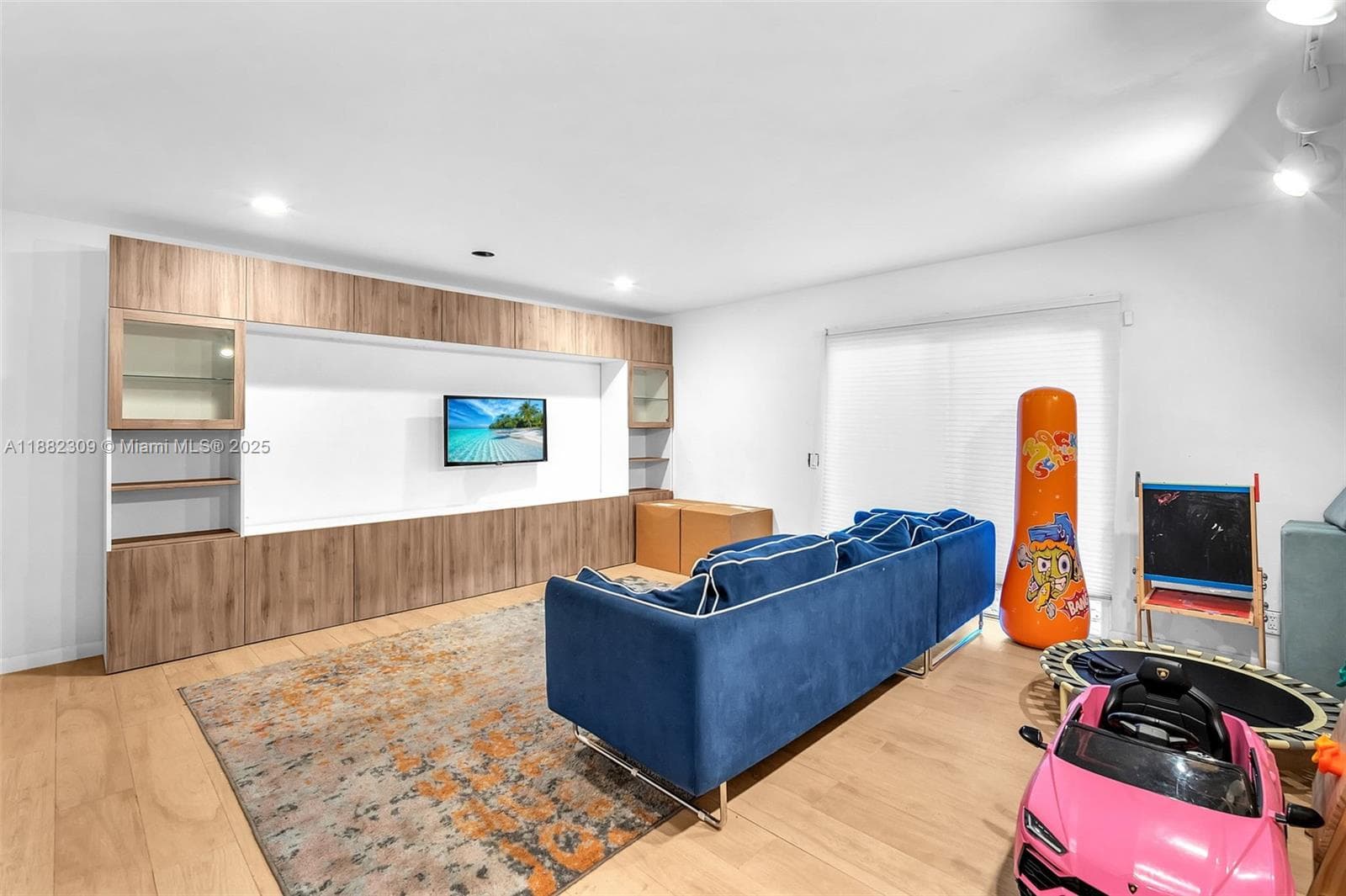 4401 Sanders St photo 11