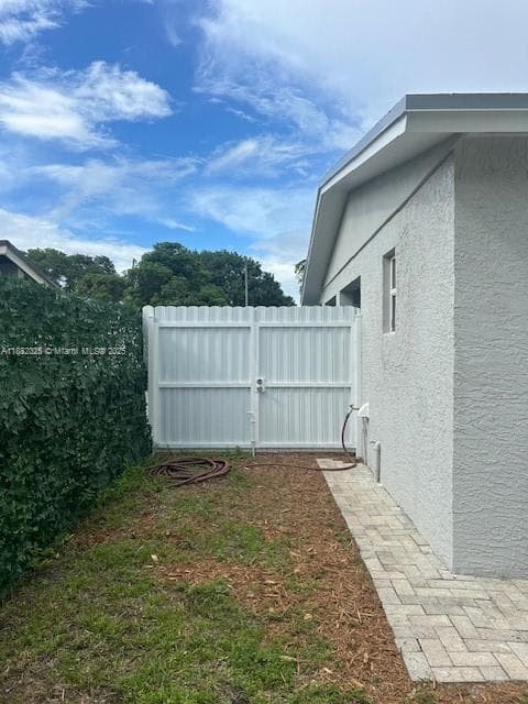 3040 NW 20th St photo 17