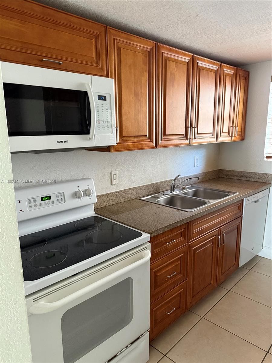 EVENING STAR CONDO · #23 in Bay Harbor Islands - Photo 8
