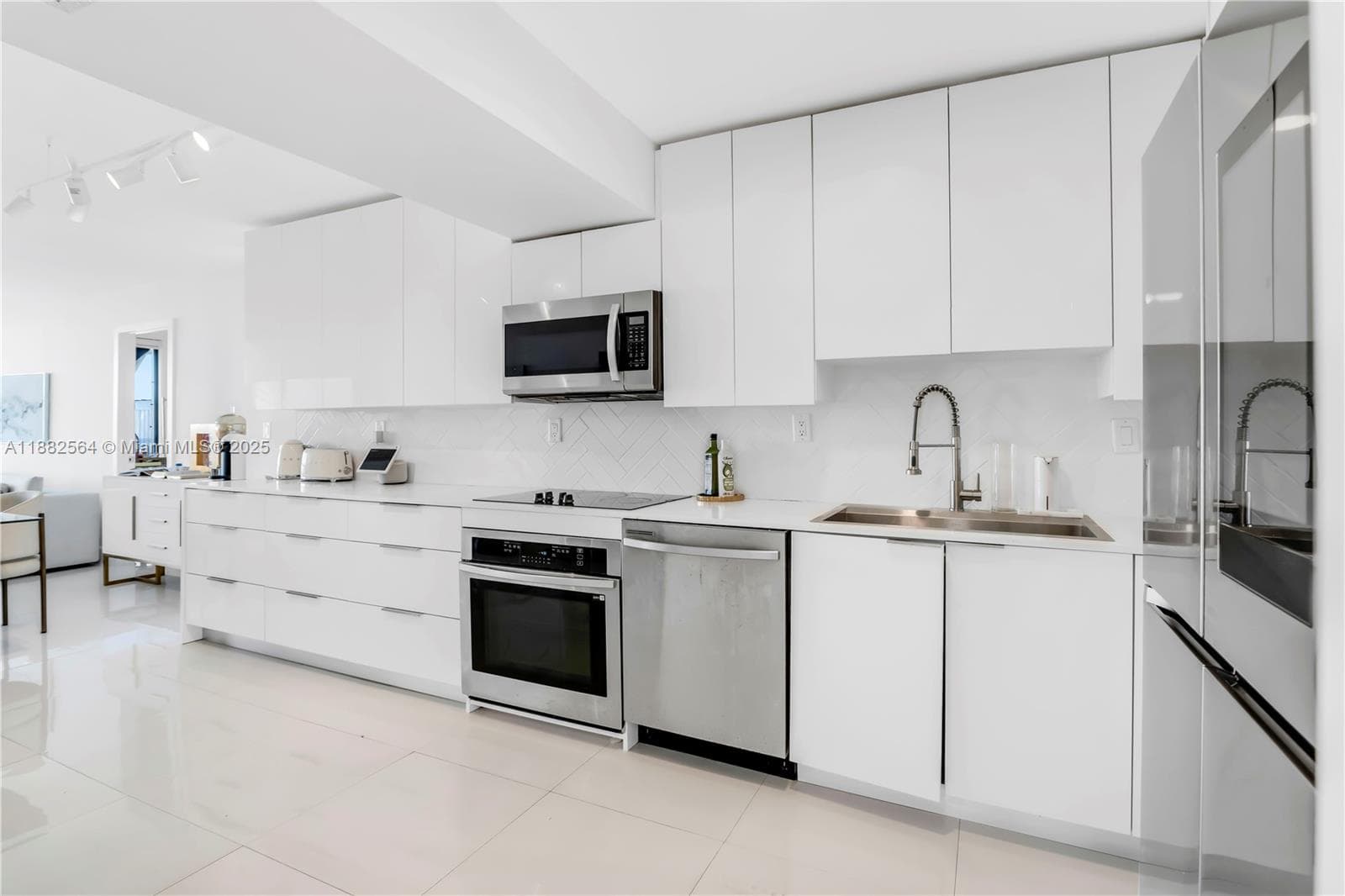 FLAMENCO CONDO TOWER I · #1609 in Aventura - Photo 3