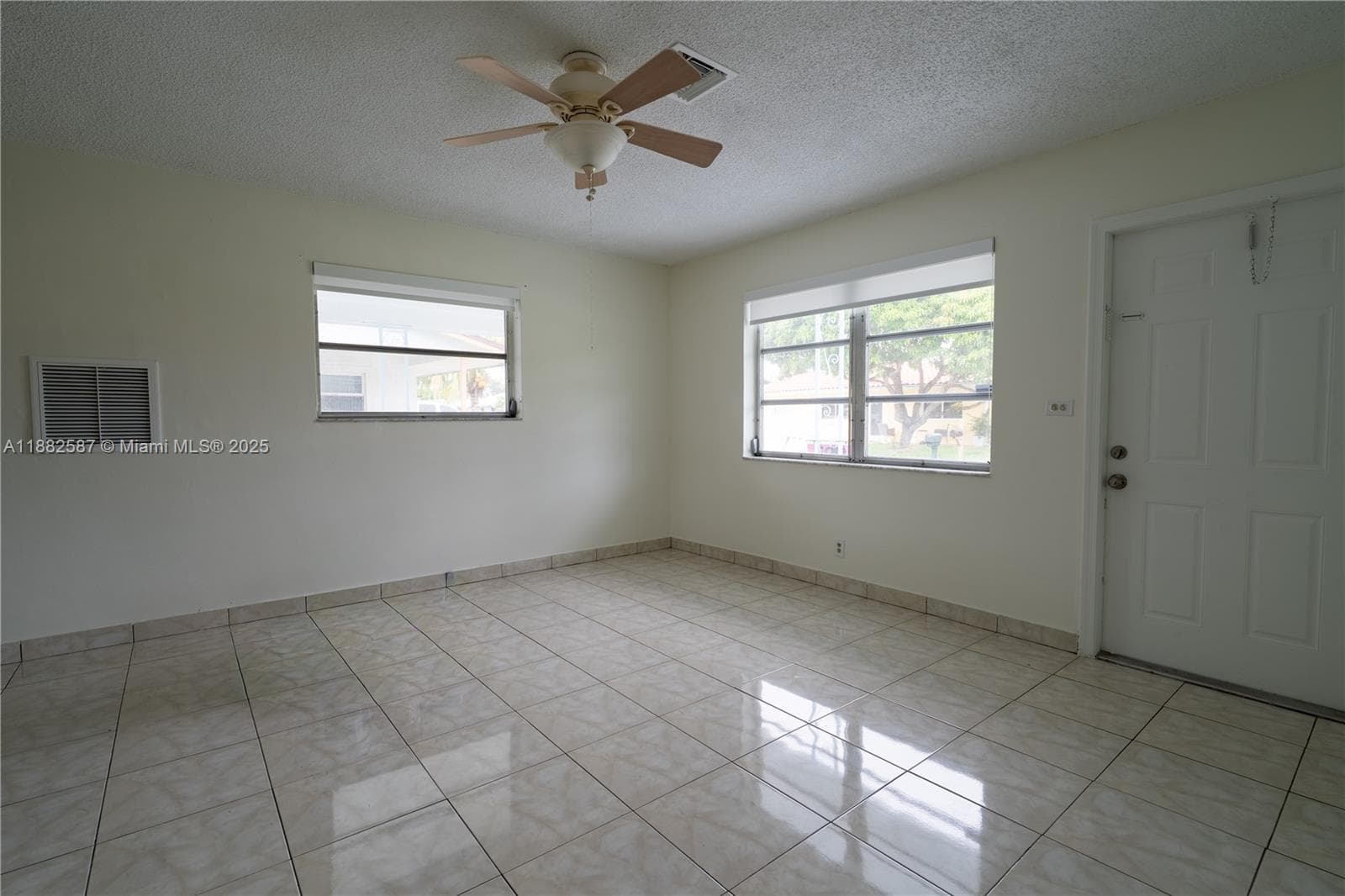 2702 NW 51st Pl #2702 photo 6