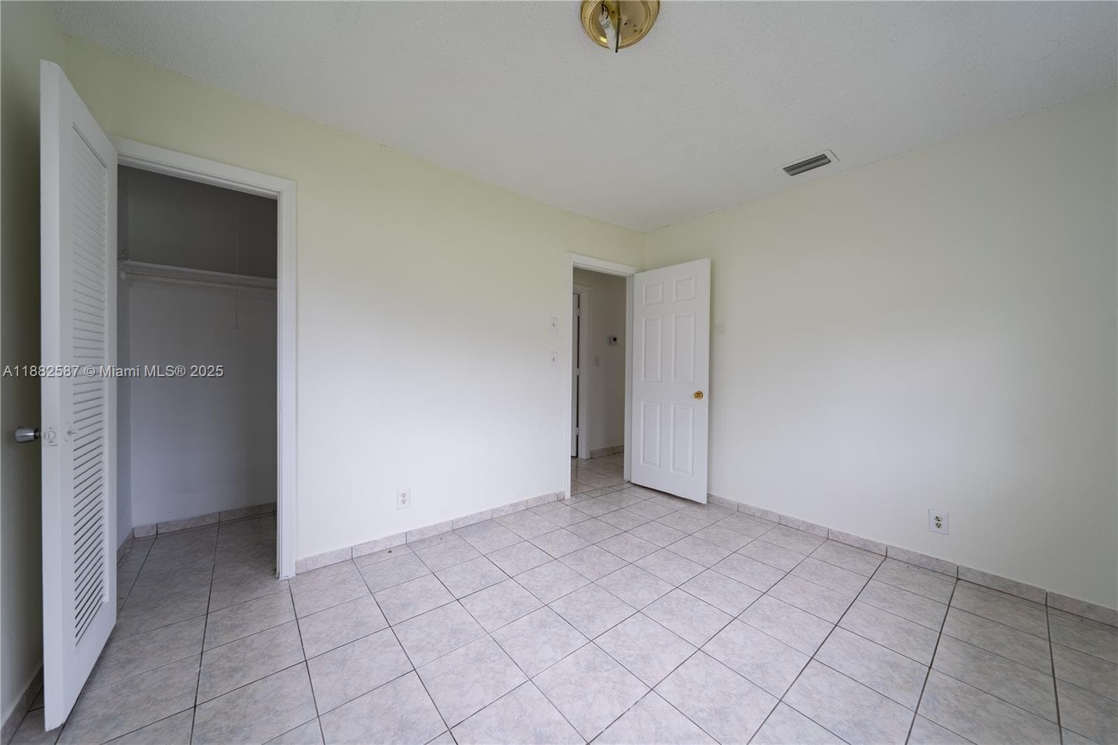 2702 NW 51st Pl #2702 photo 13