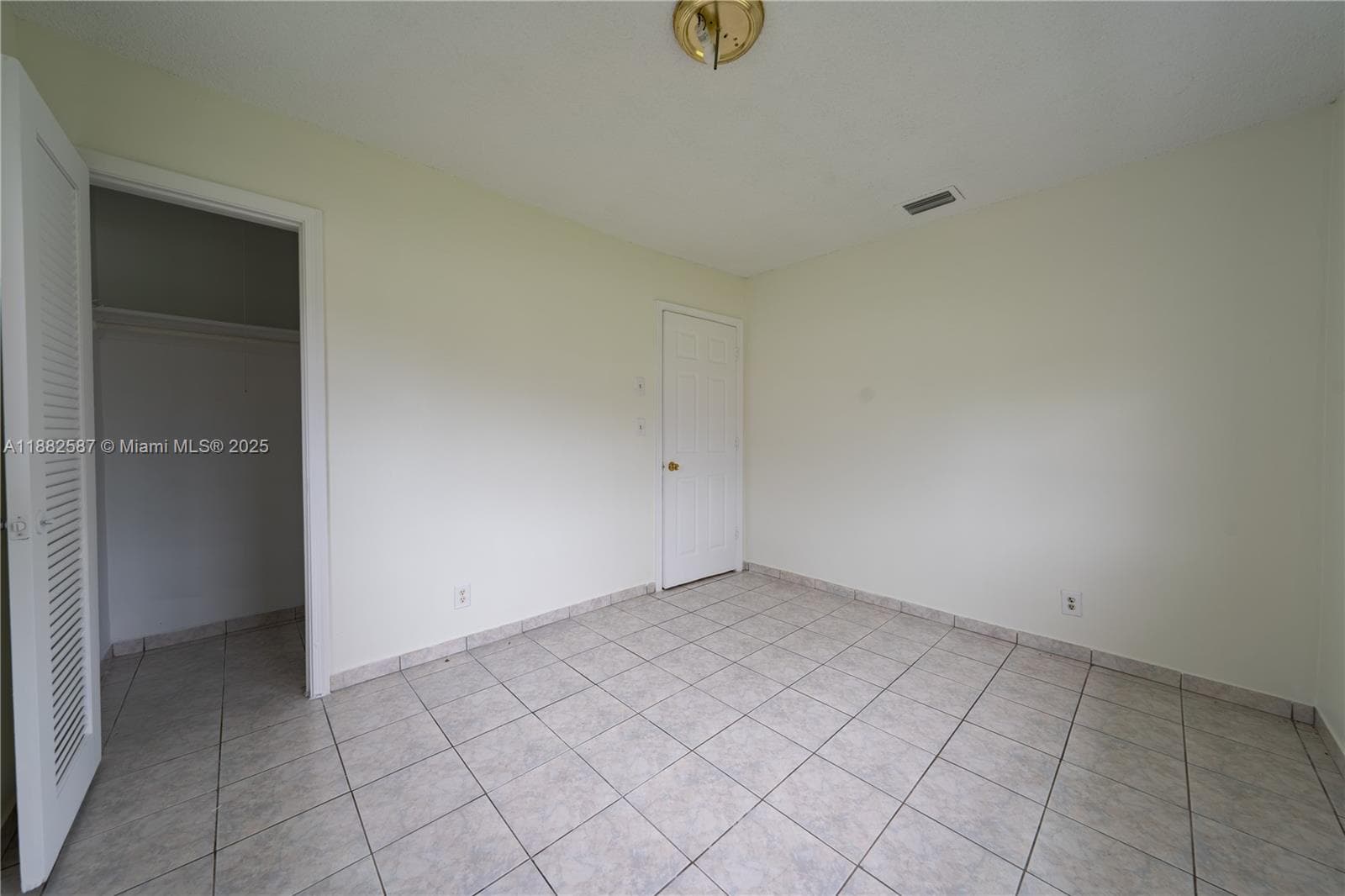 2702 NW 51st Pl #2702 photo 15
