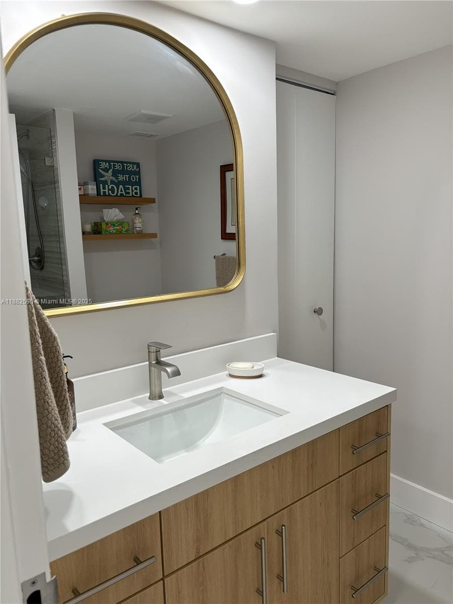 ARLEN BEACH CONDO · #1203 in Miami Beach - Photo 8