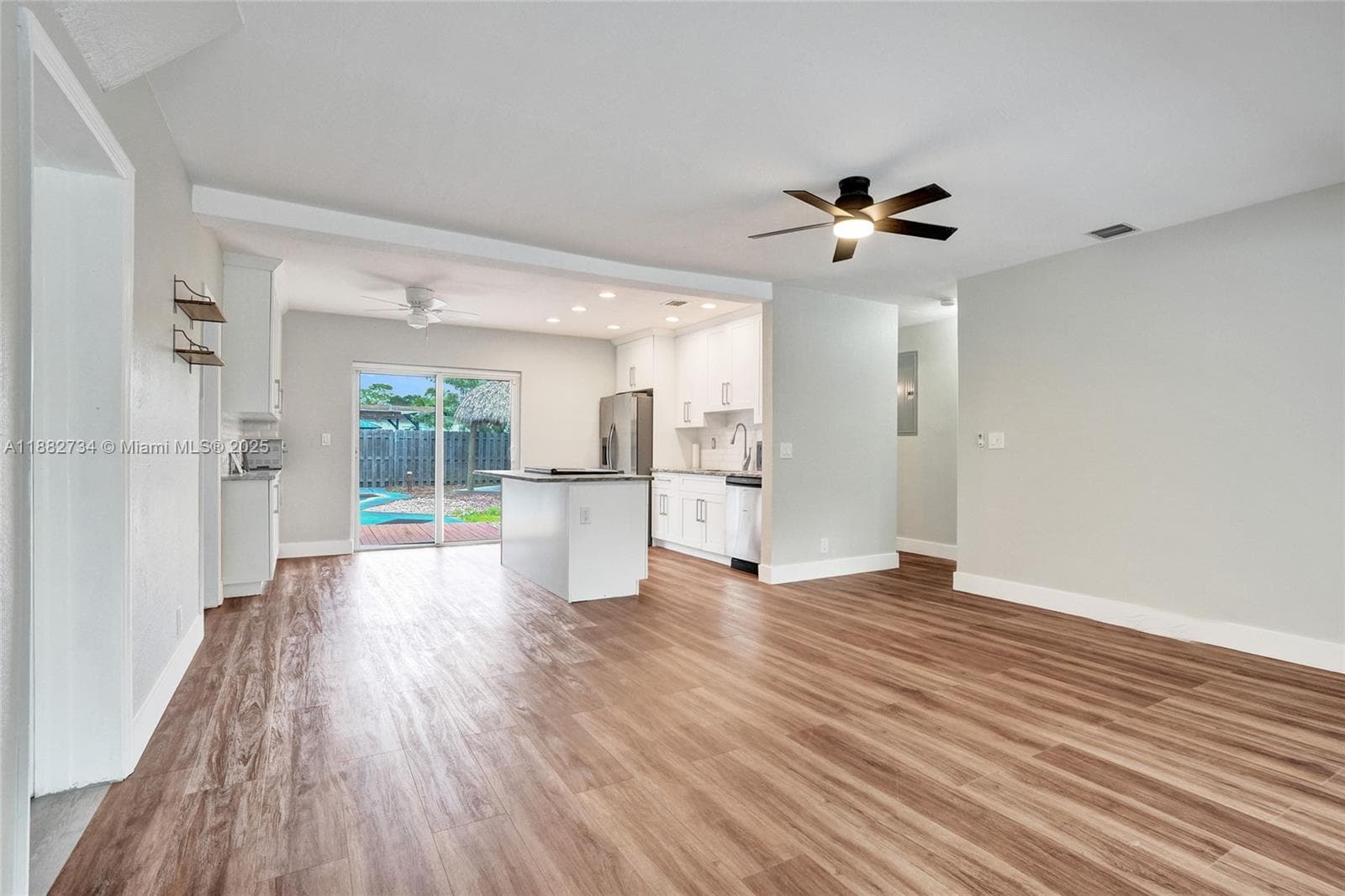 2281 SW 15th St photo 33