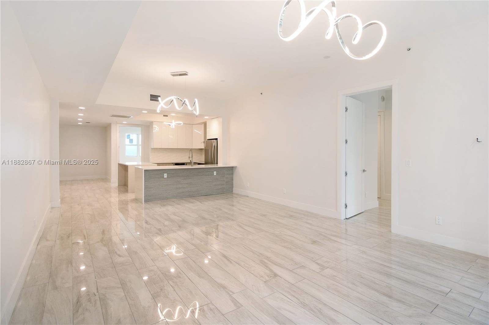 ONE FIFTY ONE AT BISCAYNE · #107 in North Miami - Photo 5