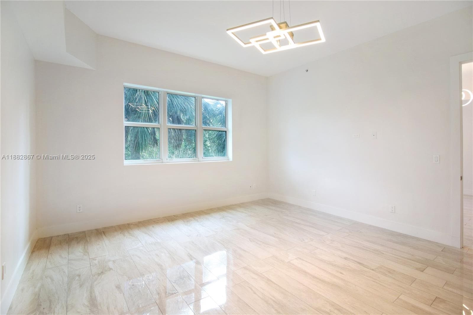 ONE FIFTY ONE AT BISCAYNE · #107 in North Miami - Photo 10