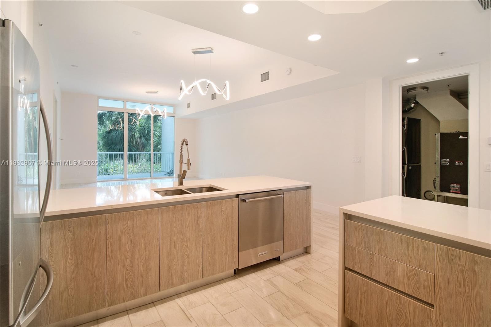 ONE FIFTY ONE AT BISCAYNE · #107 in North Miami - Photo 4