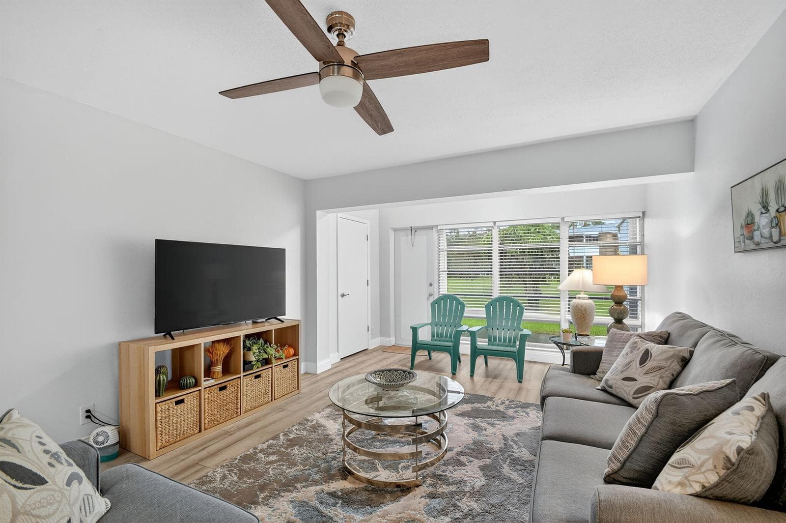 2411 papaya dr lr