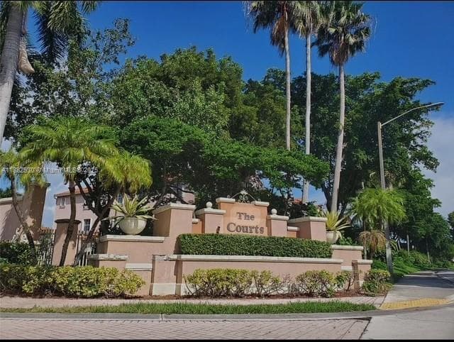 THE COURTS AT DORAL ISLES · #1335 in Doral - Photo 16