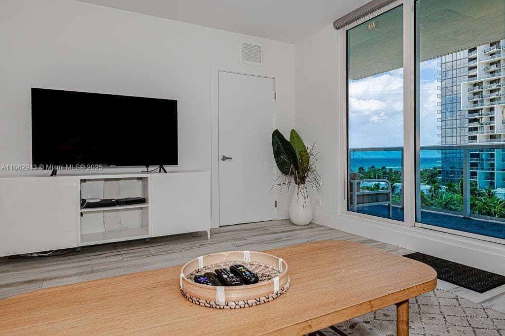 Roney Palace · #604 in Miami Beach - Photo 13