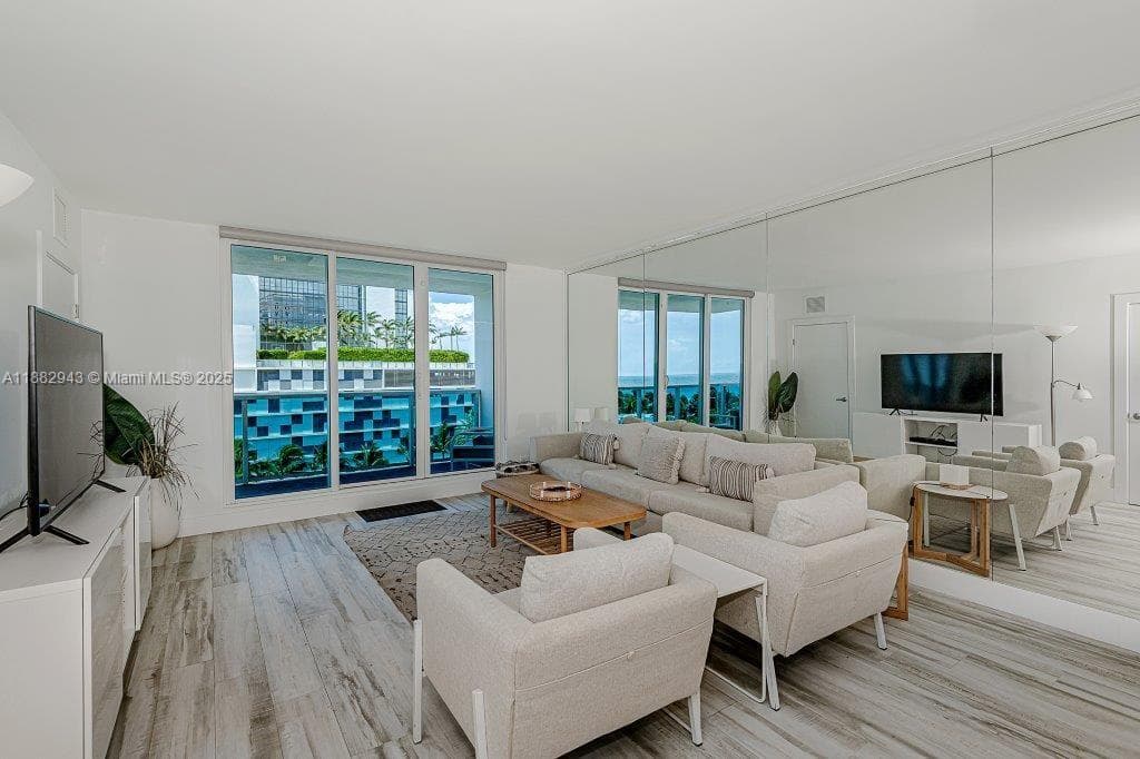 Roney Palace · #604 in Miami Beach - Photo 12