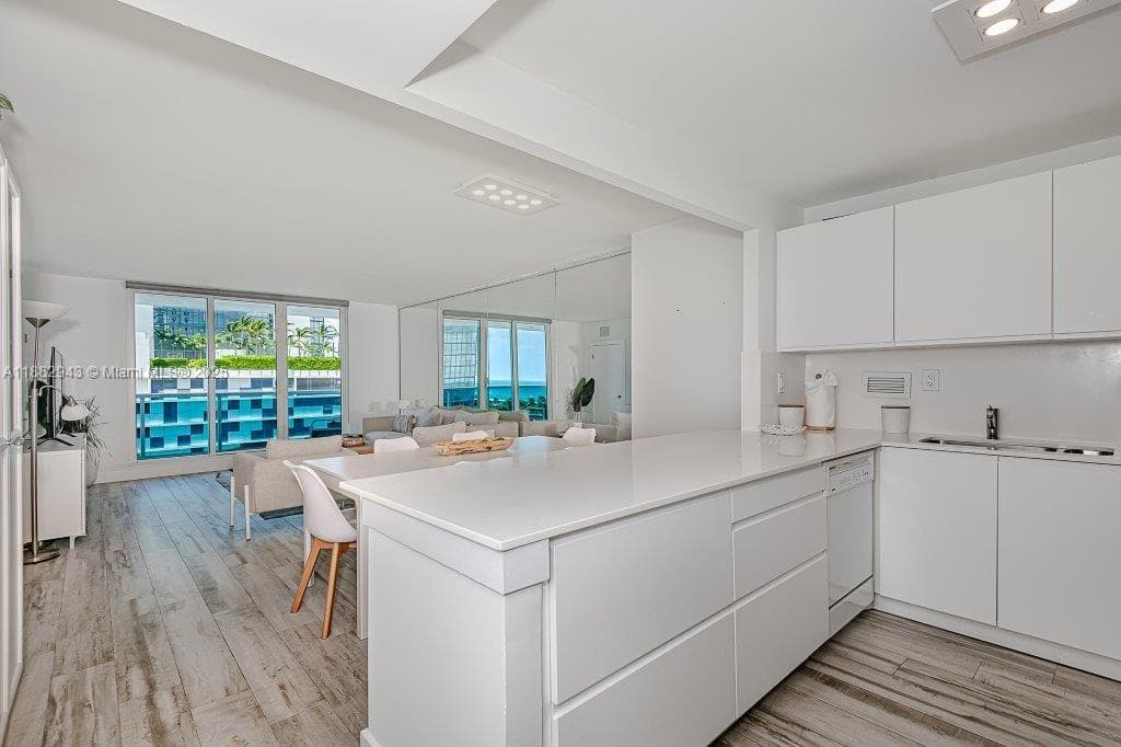 Roney Palace · #604 in Miami Beach - Photo 8