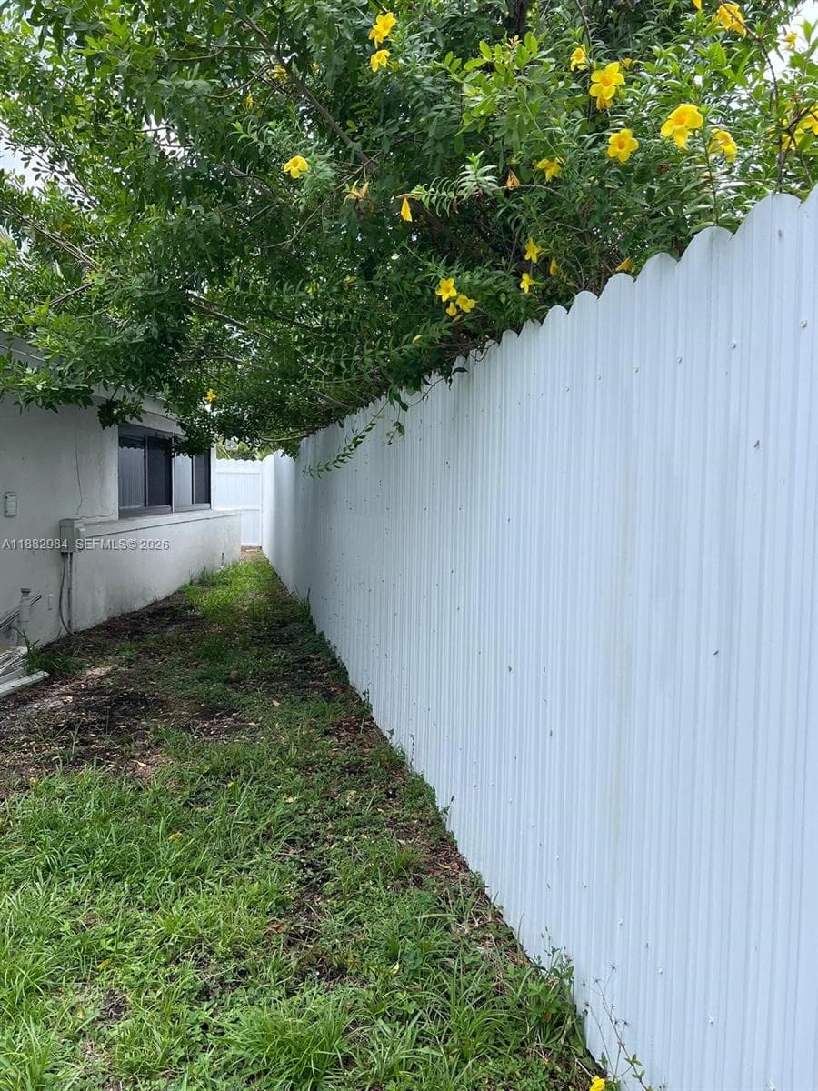 1161 NW 15th St photo 17