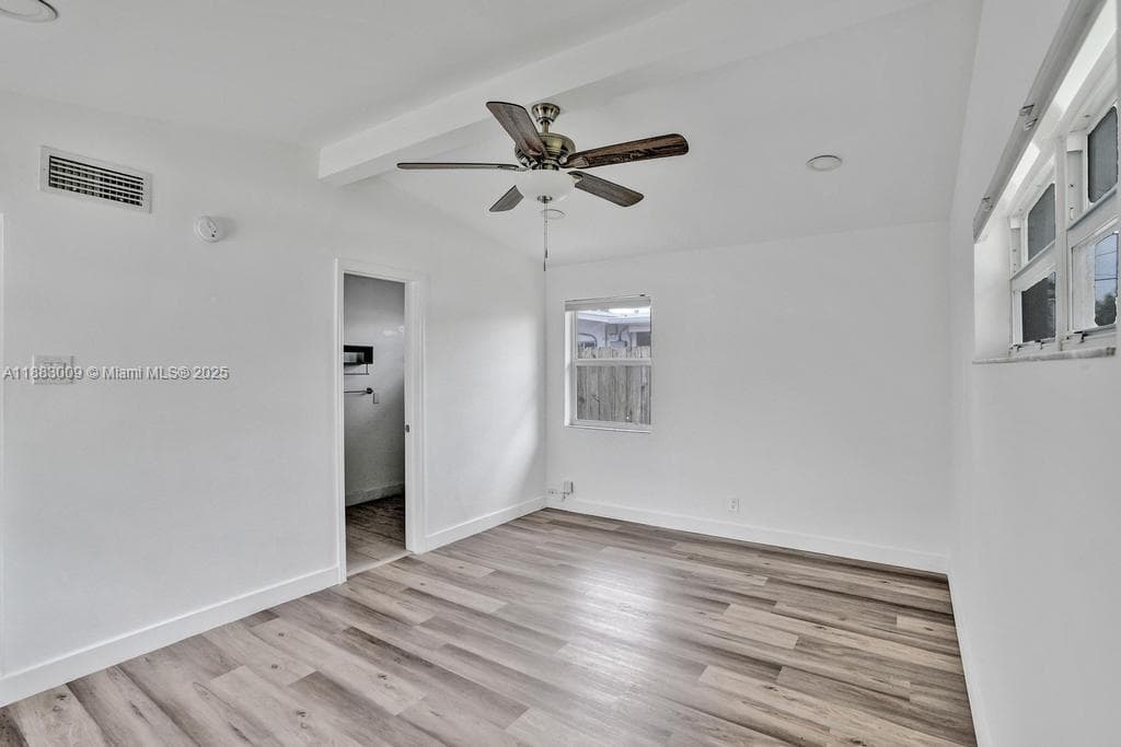 2512 Gulfstream Ln photo 17