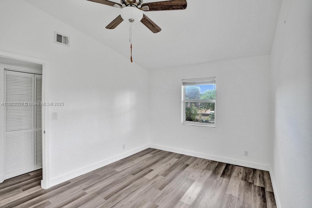2512 Gulfstream Ln photo 26
