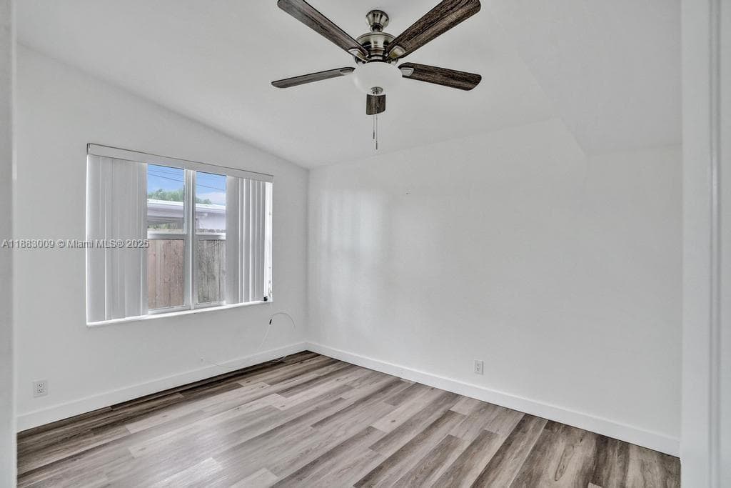 2512 Gulfstream Ln photo 22