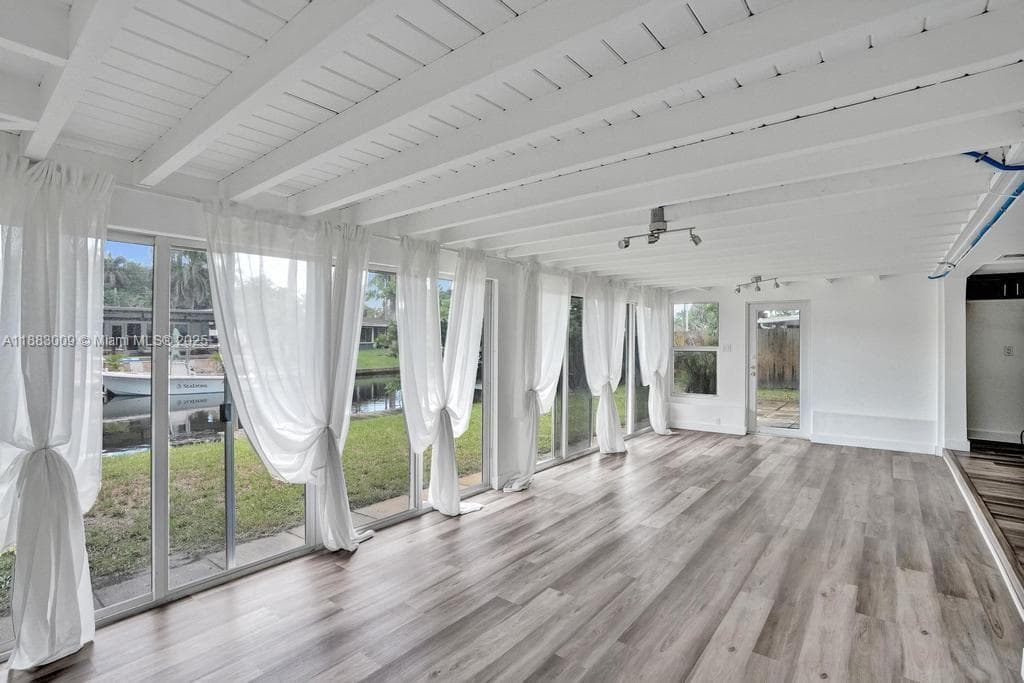 2512 Gulfstream Ln photo 7