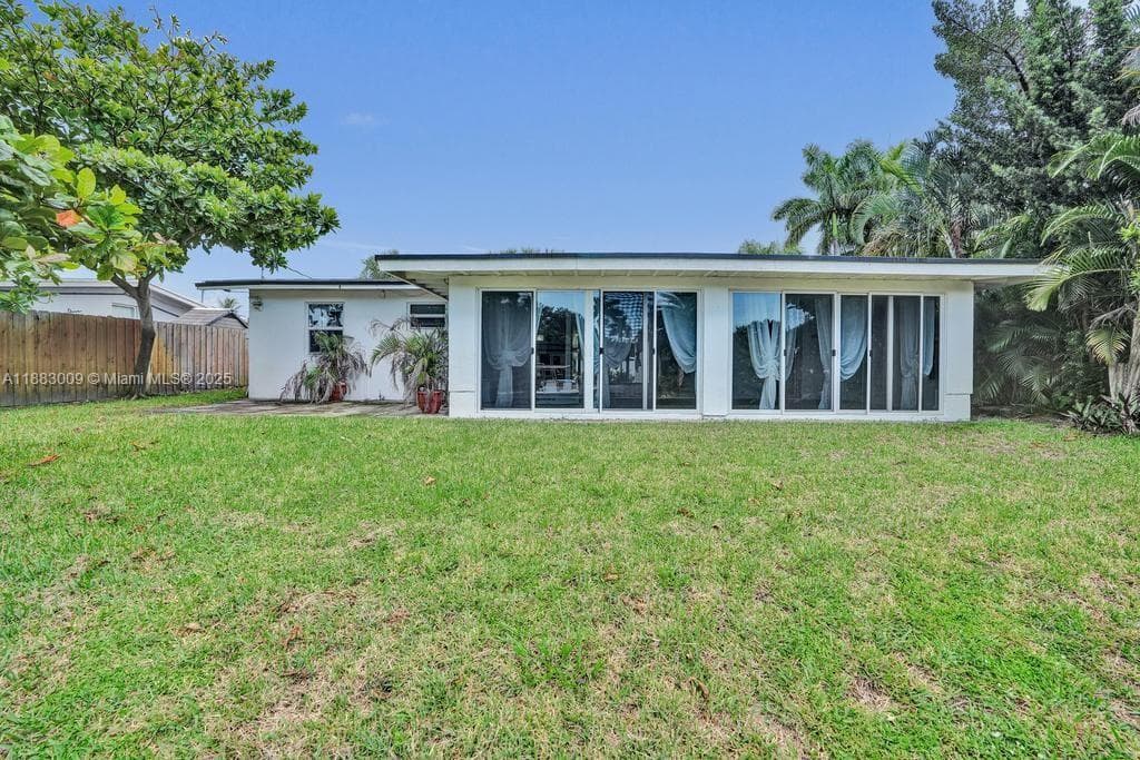 2512 Gulfstream Ln photo 32
