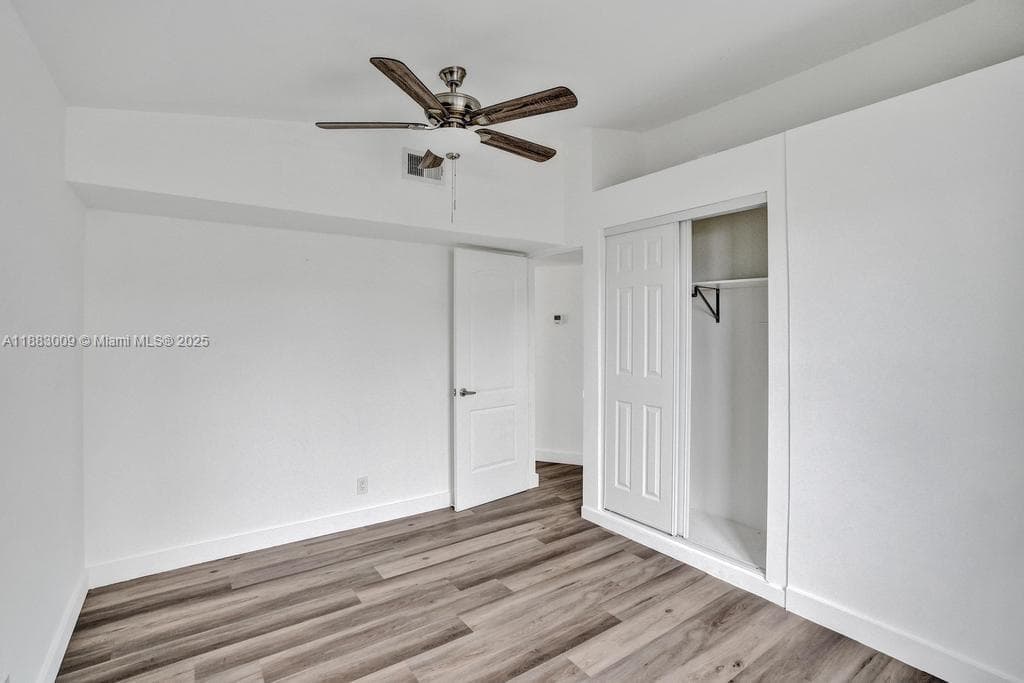 2512 Gulfstream Ln photo 24