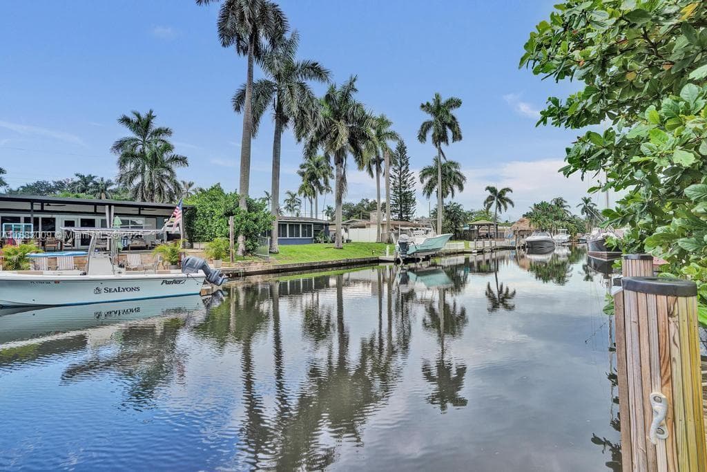 2512 Gulfstream Ln photo 38