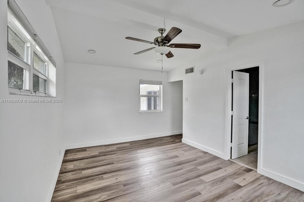 2512 Gulfstream Ln photo 18