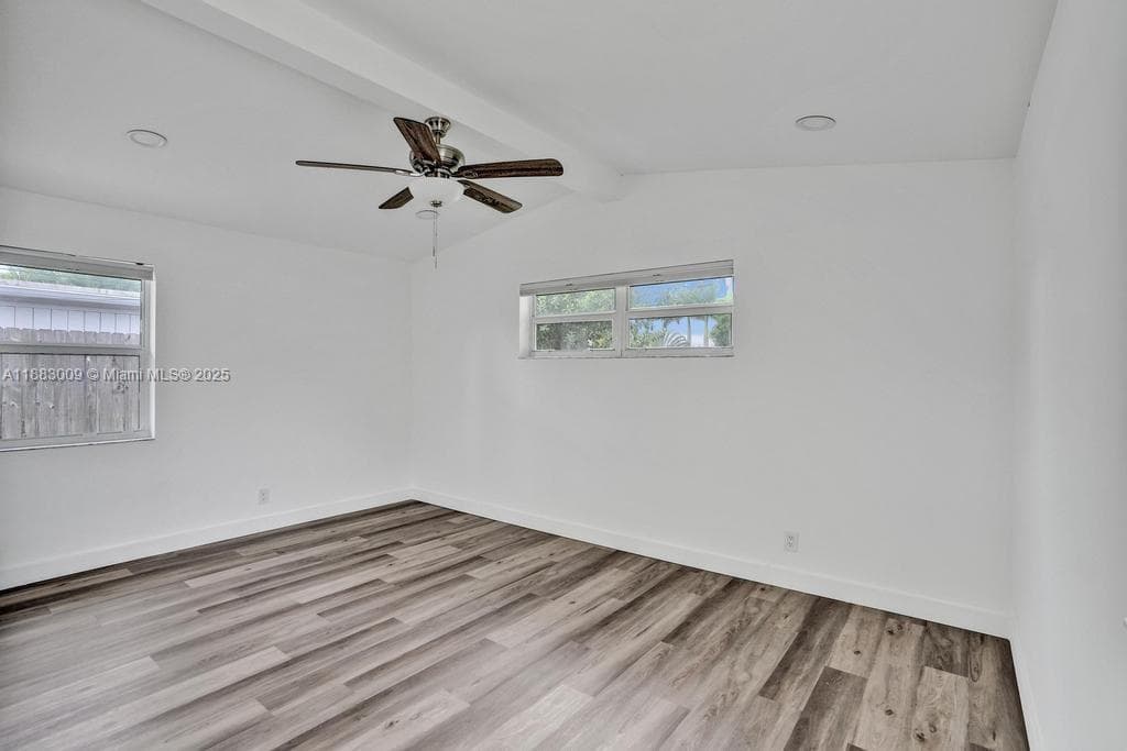 2512 Gulfstream Ln photo 15