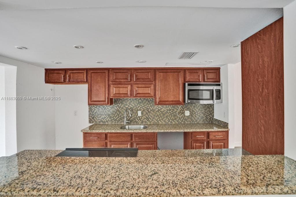2512 Gulfstream Ln photo 4