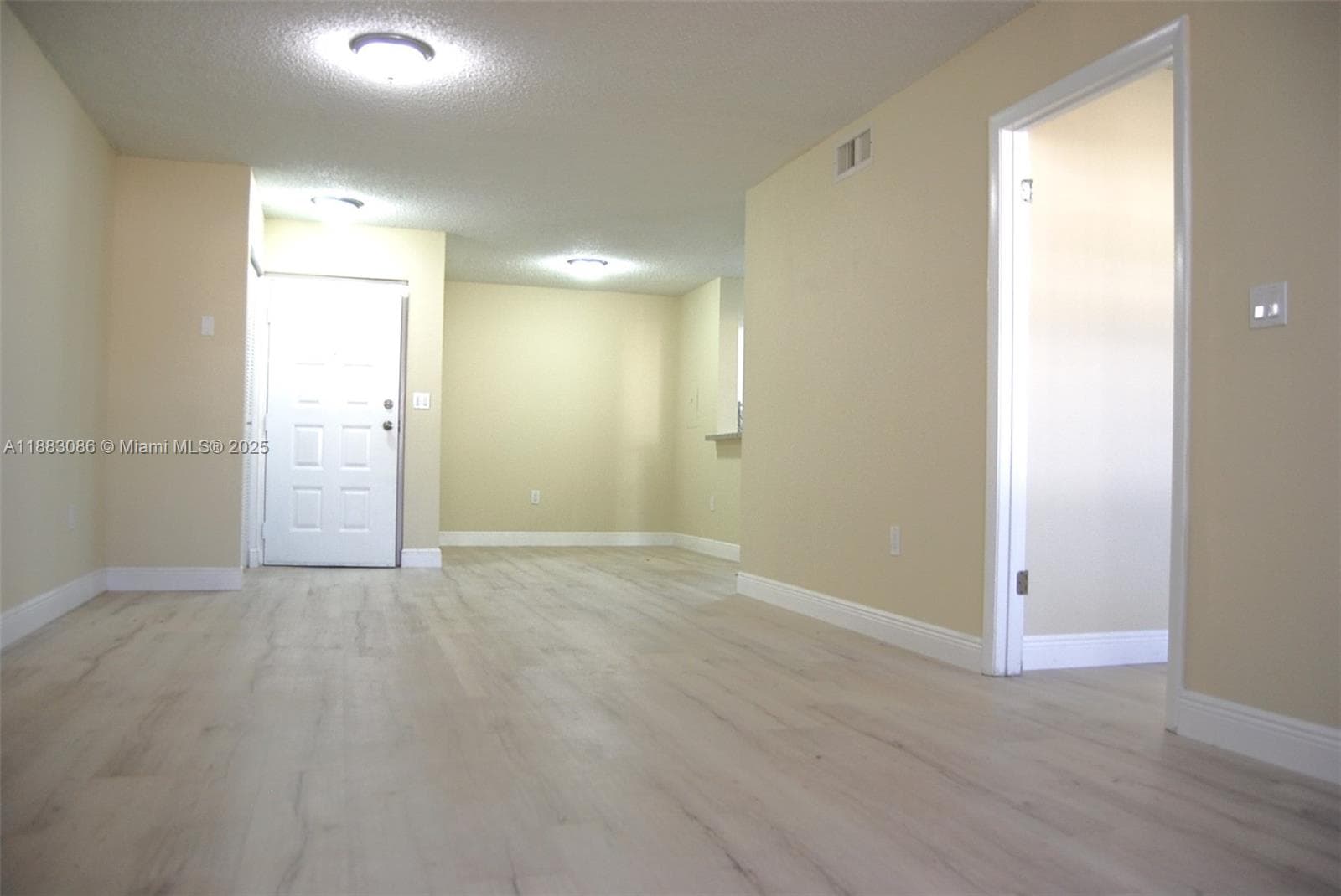 Lakeview Club Condo · #109 in Oakland Park - Photo 2