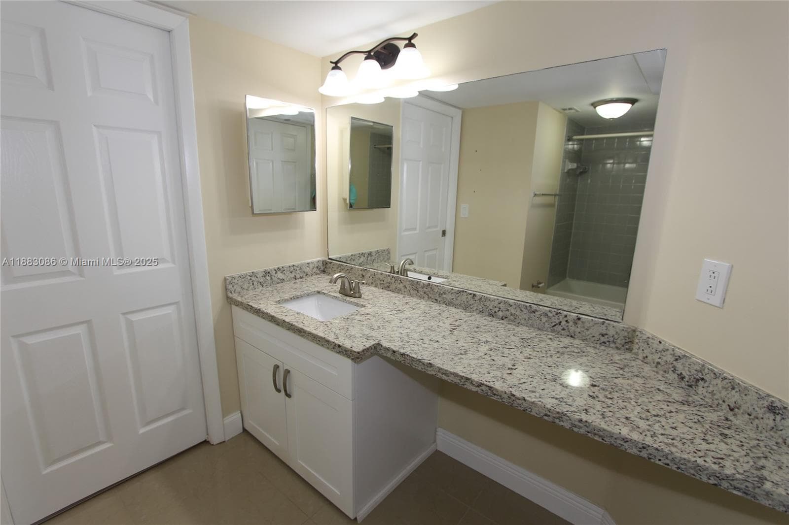Lakeview Club Condo · #109 in Oakland Park - Photo 16