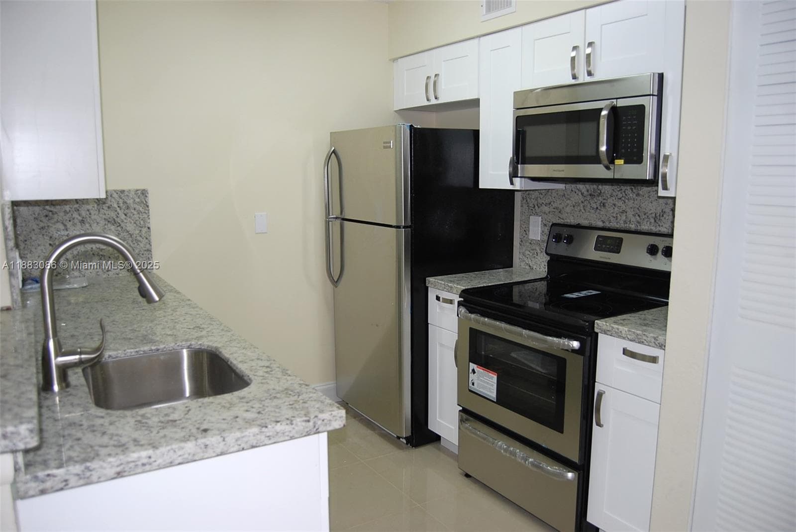 Lakeview Club Condo · #109 in Oakland Park - Photo 5