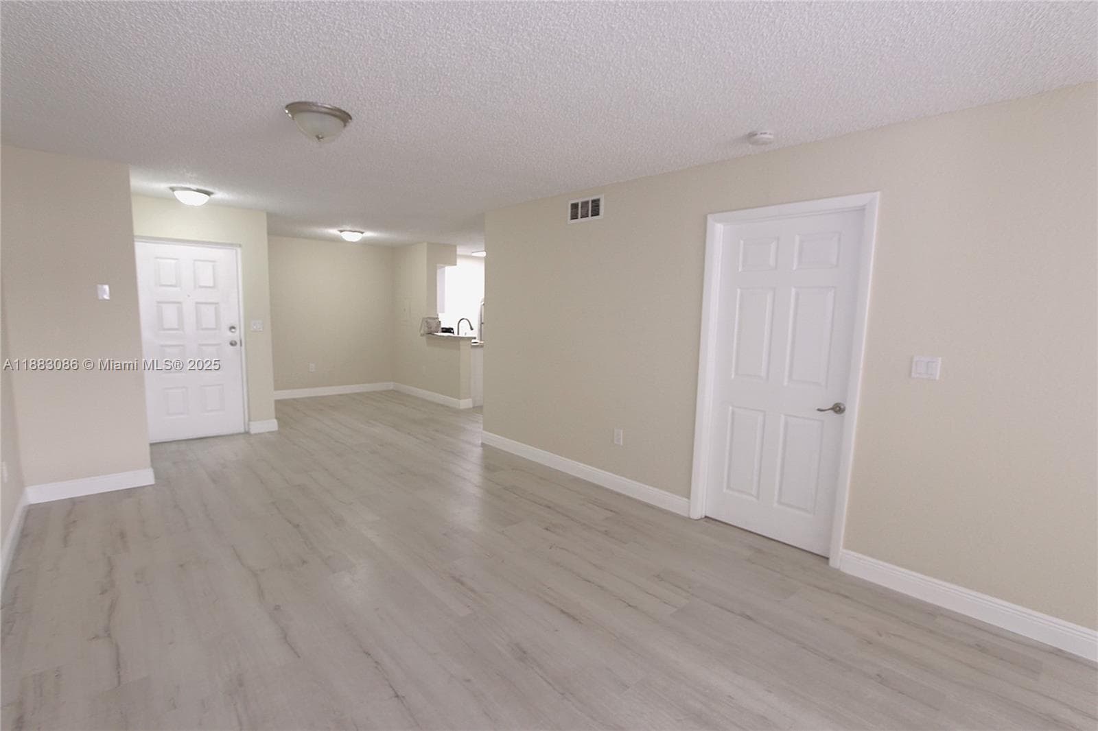 Lakeview Club Condo · #109 in Oakland Park - Photo 9