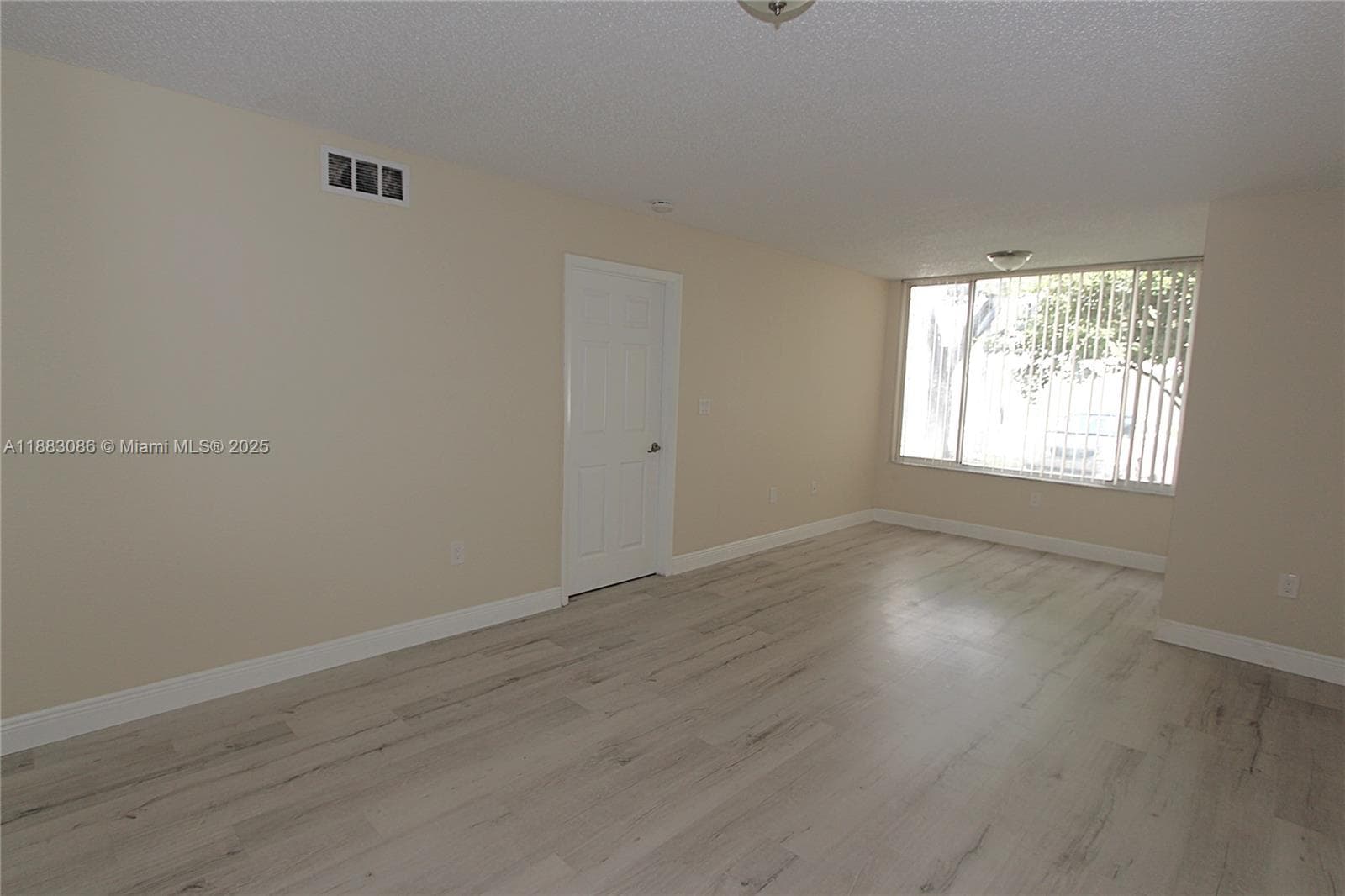 Lakeview Club Condo · #109 in Oakland Park - Photo 10