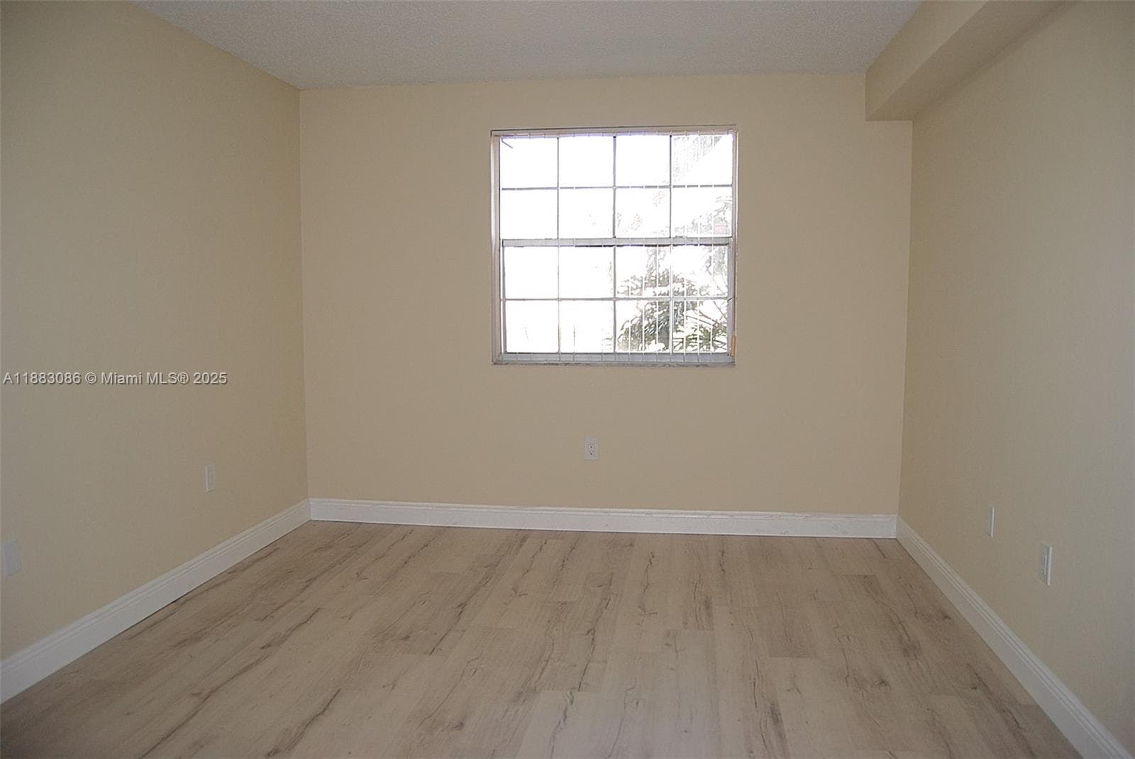 Lakeview Club Condo · #109 in Oakland Park - Photo 15