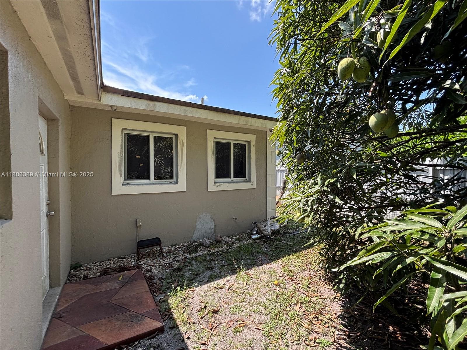 14611 NW 13th Rd photo 3