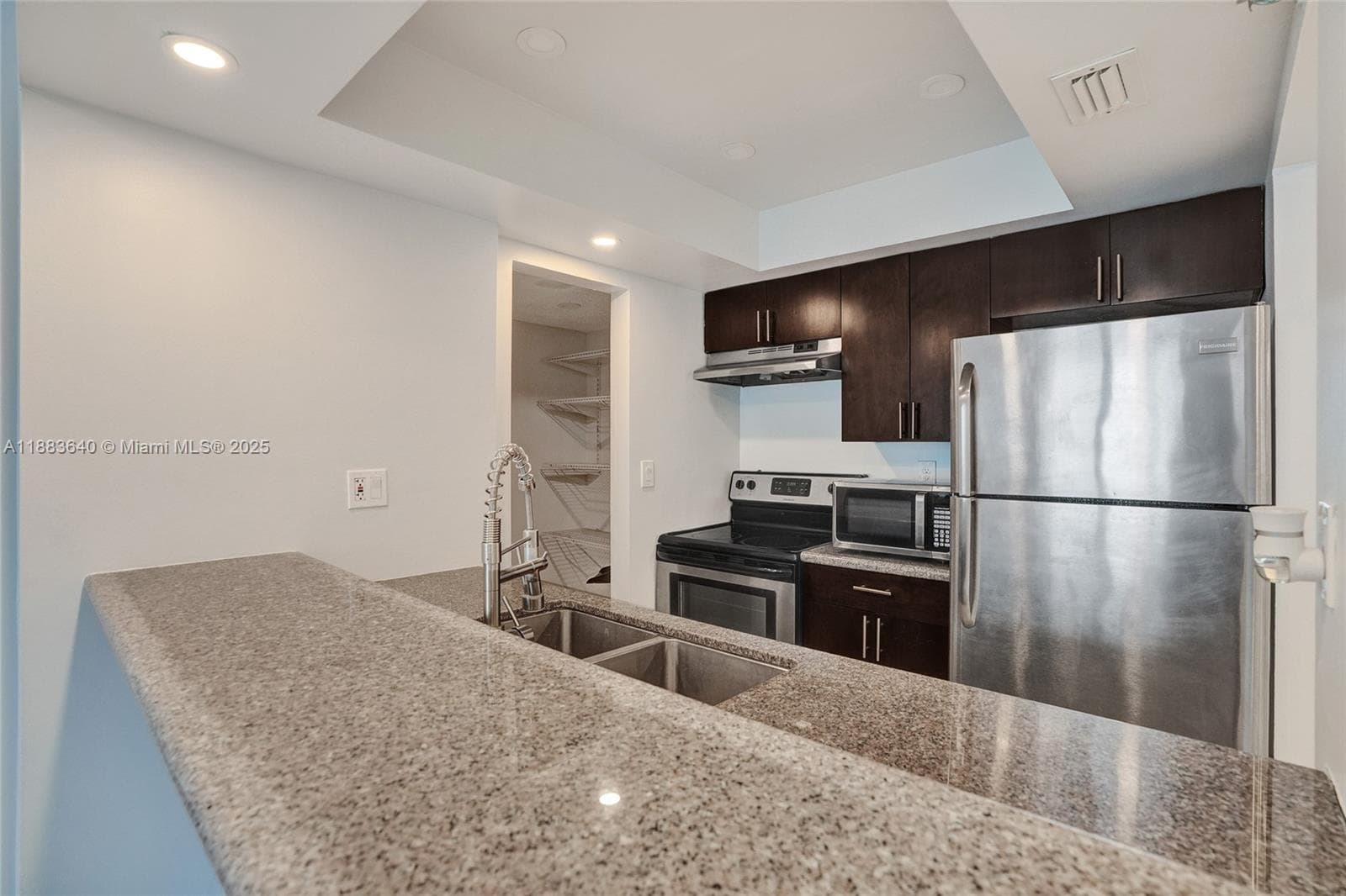 MADISON DOWNTOWN CONDO · #W-1810 in Miami - Photo 11