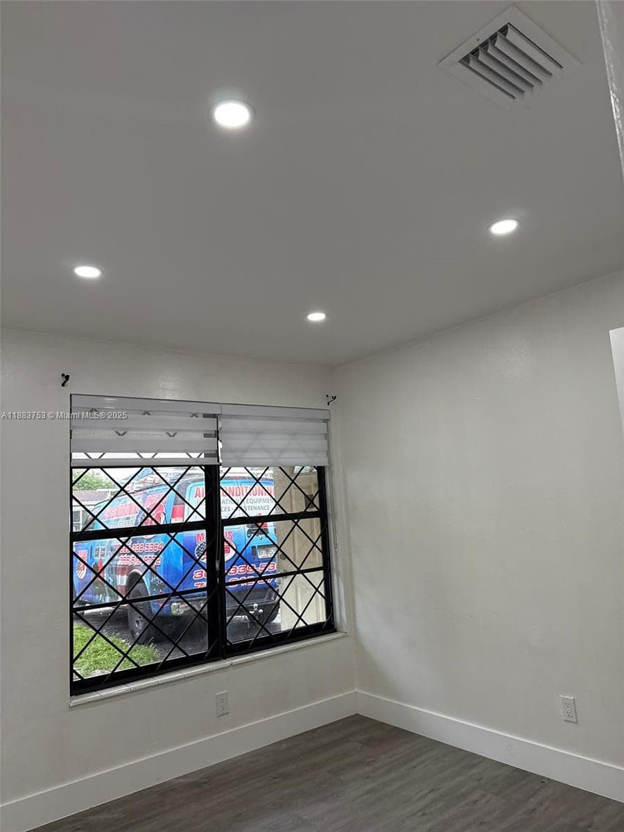 1772 NW 34th Ave photo 4