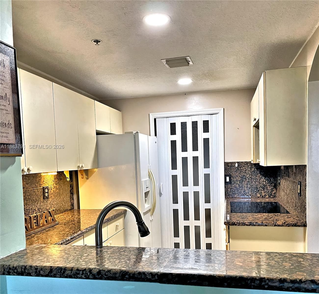 Kitchen Pass-thru