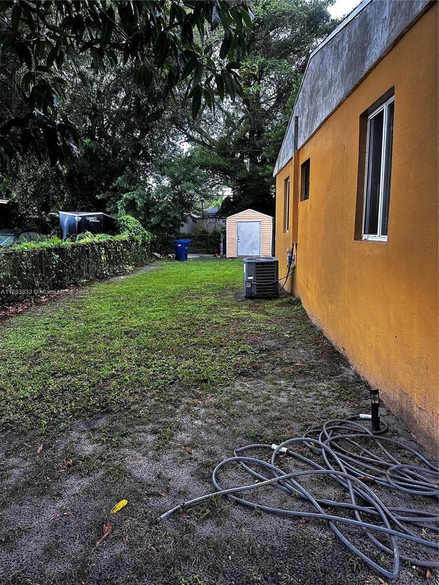 10900 NW 22nd Ct photo 7