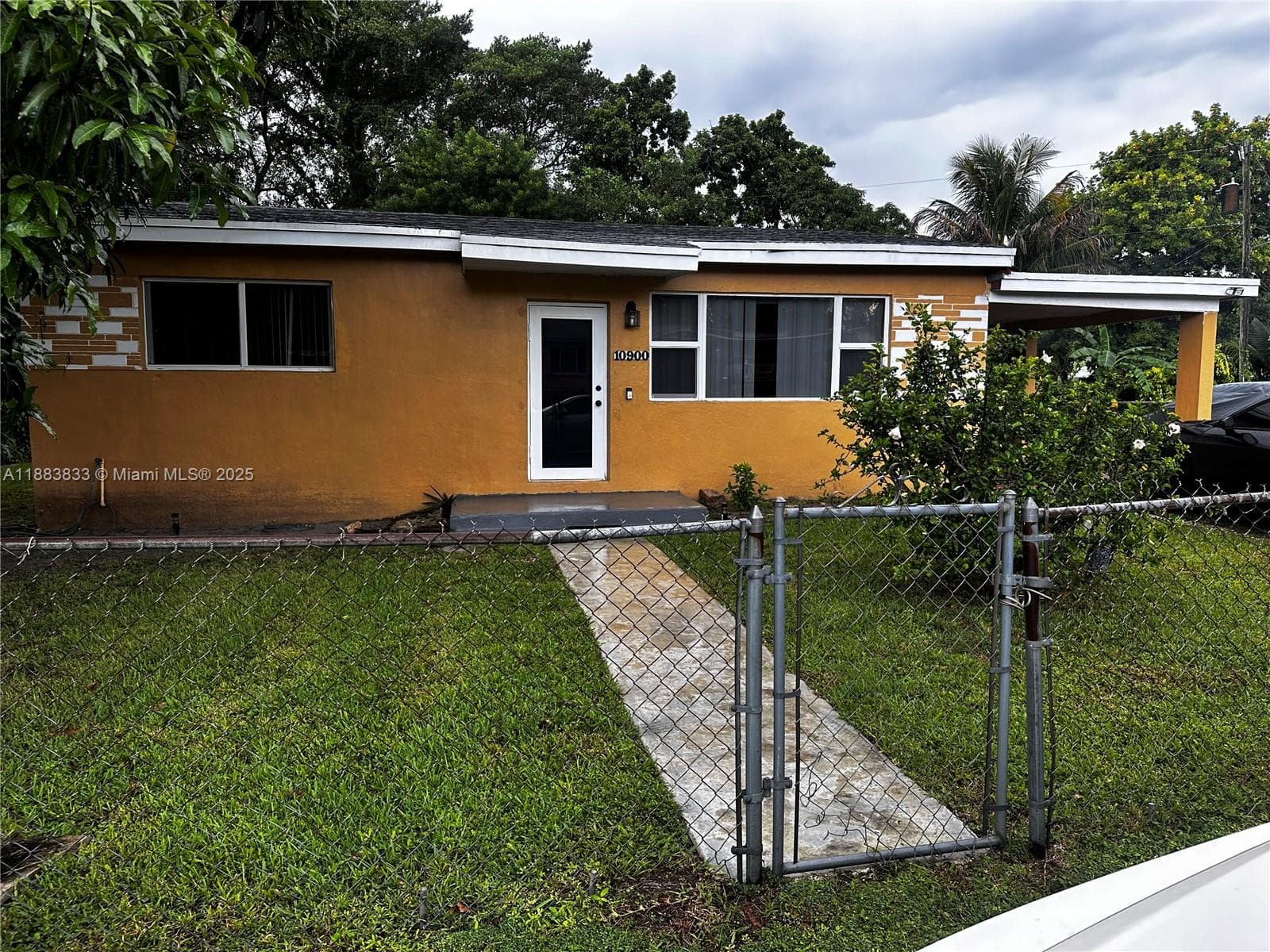 10900 NW 22nd Ct photo 11