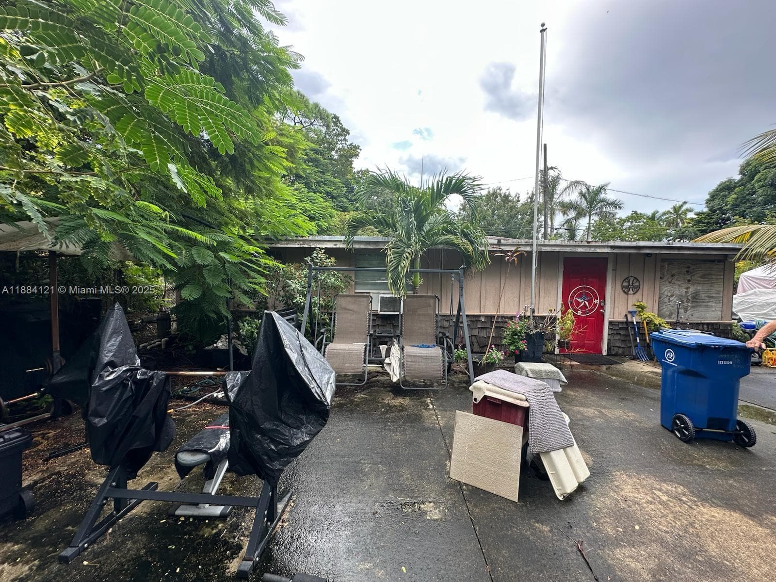 1499 SW 28th Way photo 1