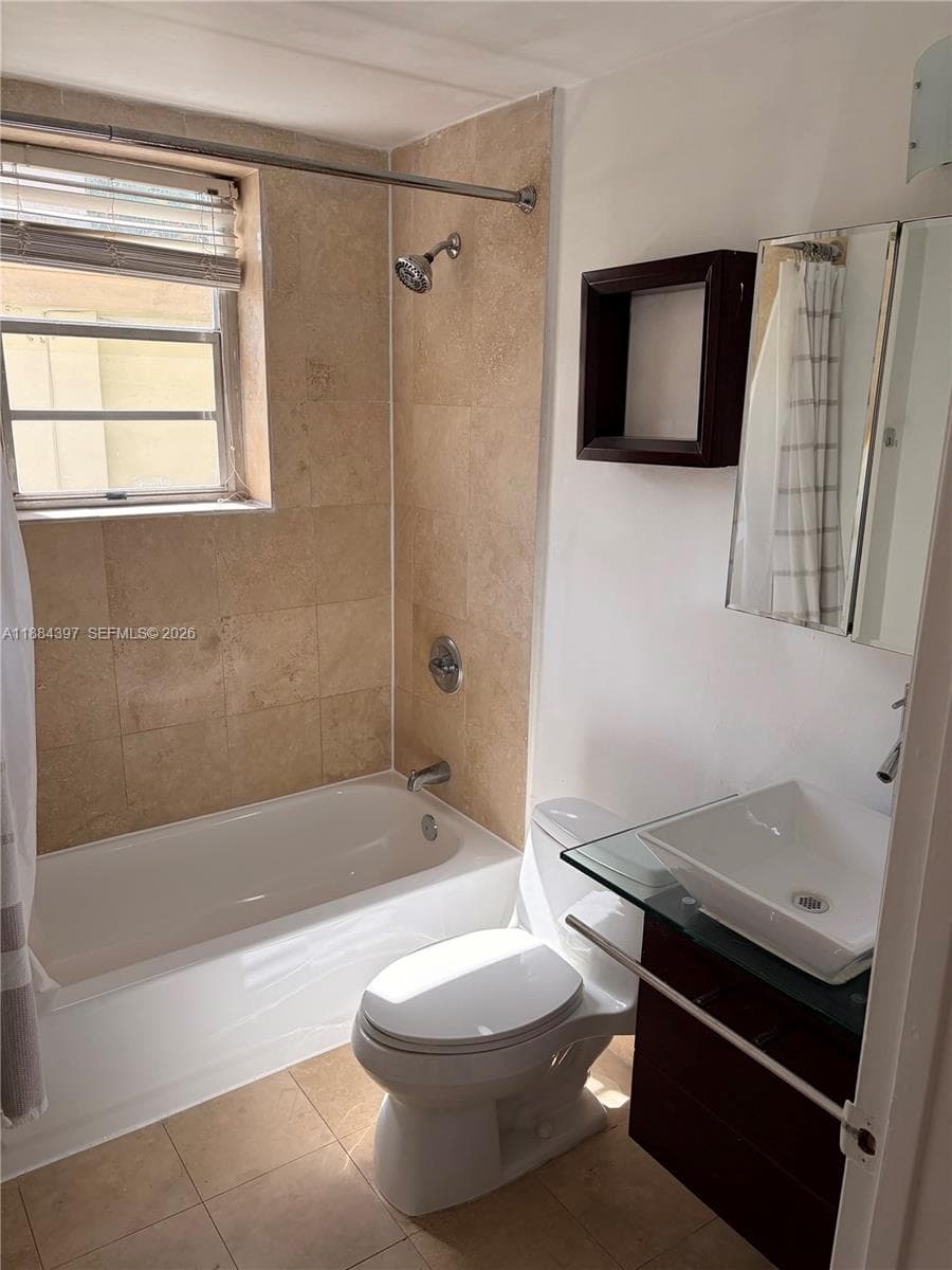 PINE TREE PLACE CONDO · #205 in Miami Beach - Photo 8