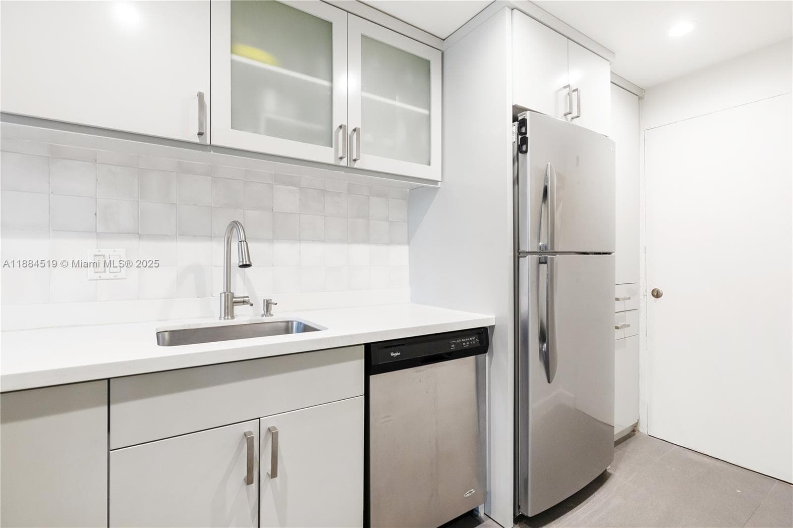 Dadeland Grove · #C401 in Pinecrest - Photo 7