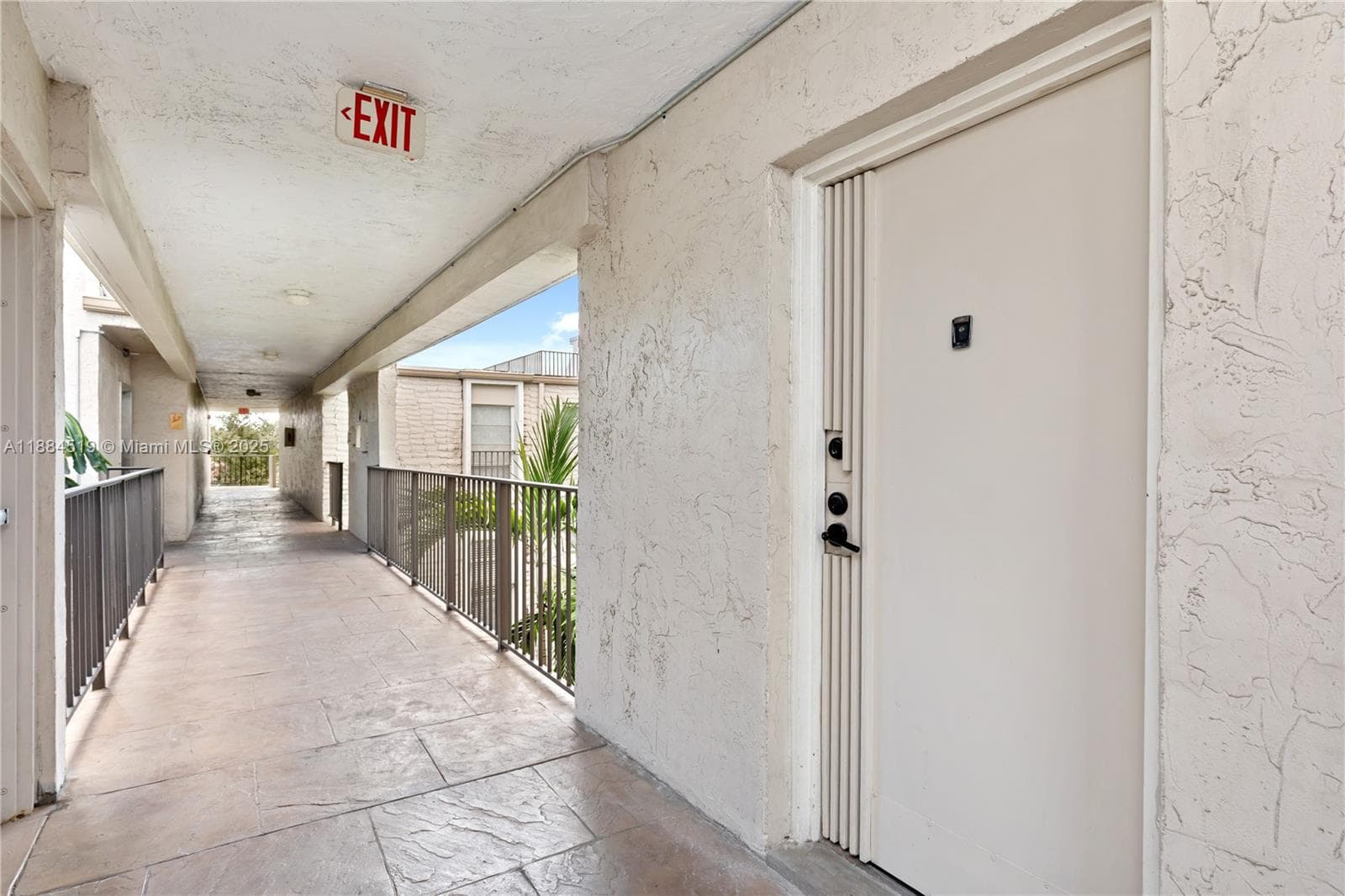 Dadeland Grove · #C401 in Pinecrest - Photo 14
