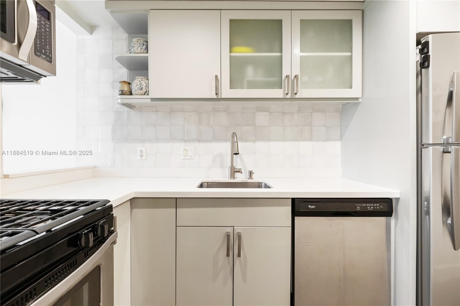 Dadeland Grove · #C401 in Pinecrest - Photo 8