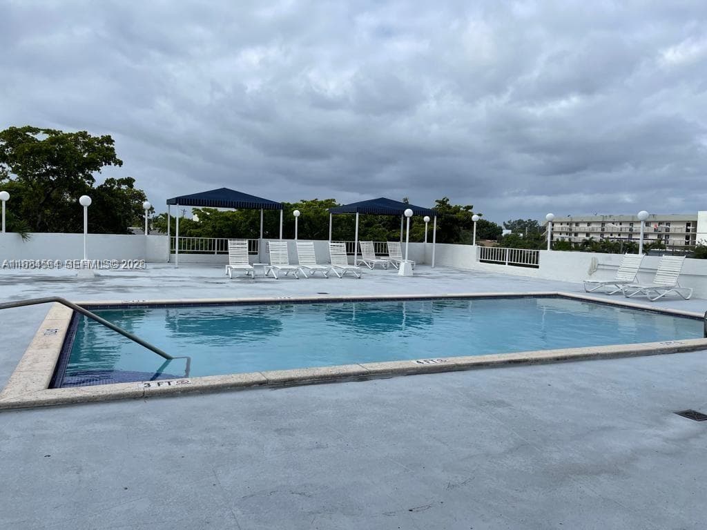 STANTON HOUSE CONDOMINIUM · #4H in Miami Beach - Photo 18
