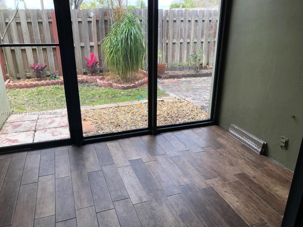 Lake Pointe Condo · #103 in Oakland Park - Photo 6