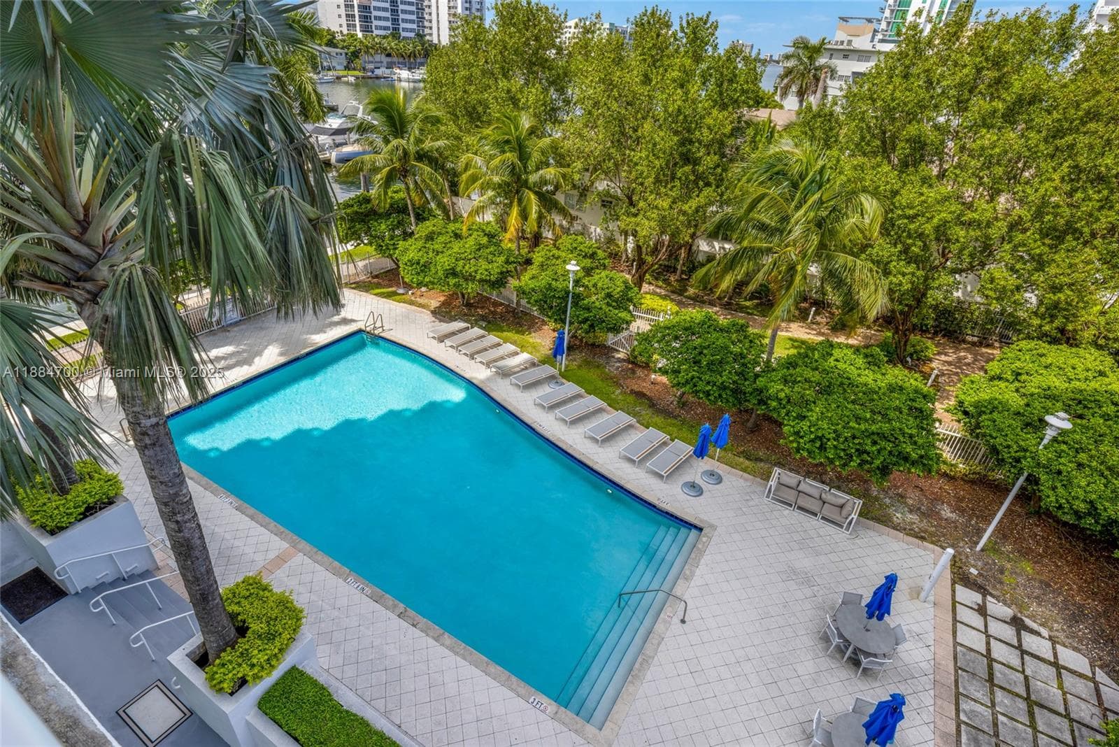 360 CONDO · #406 in North Bay Village - Photo 31