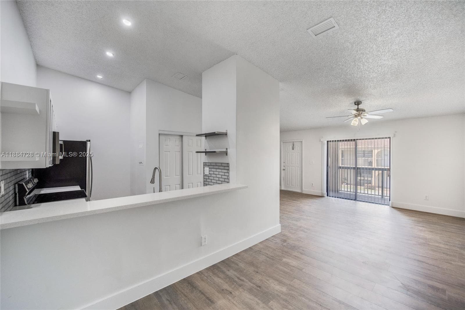 MOORS POINTE CONDO · #6-18 in Hialeah - Photo 3
