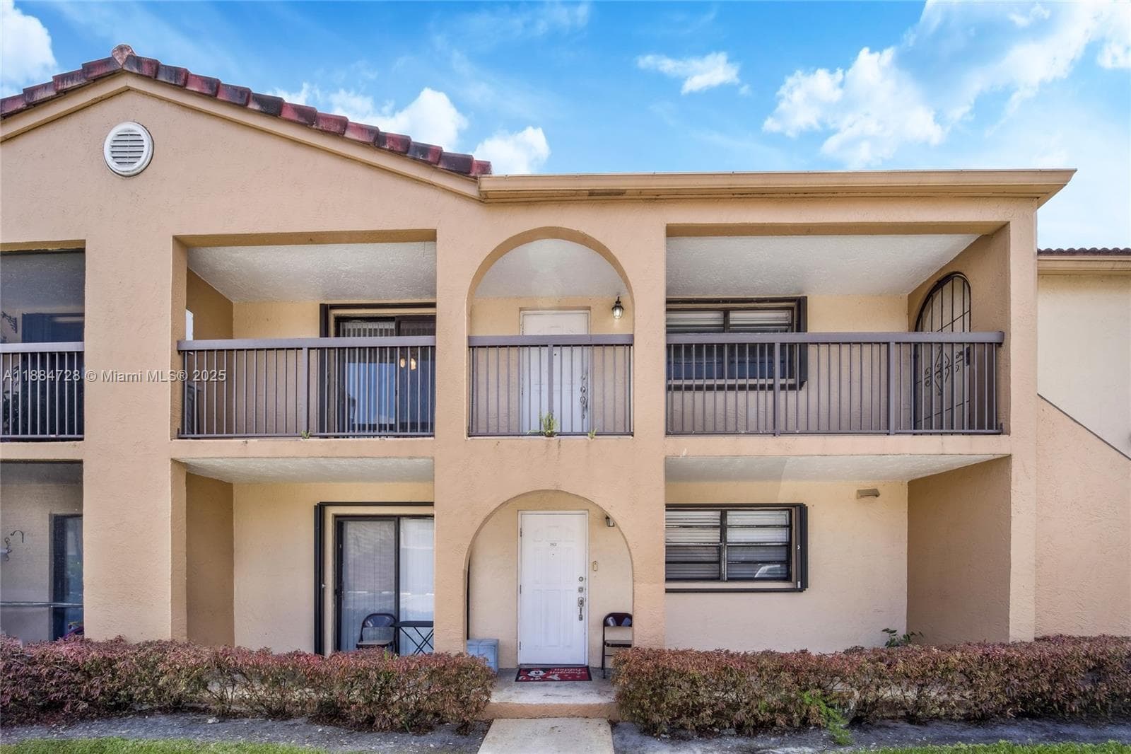 MOORS POINTE CONDO · #6-18 in Hialeah - Photo 1